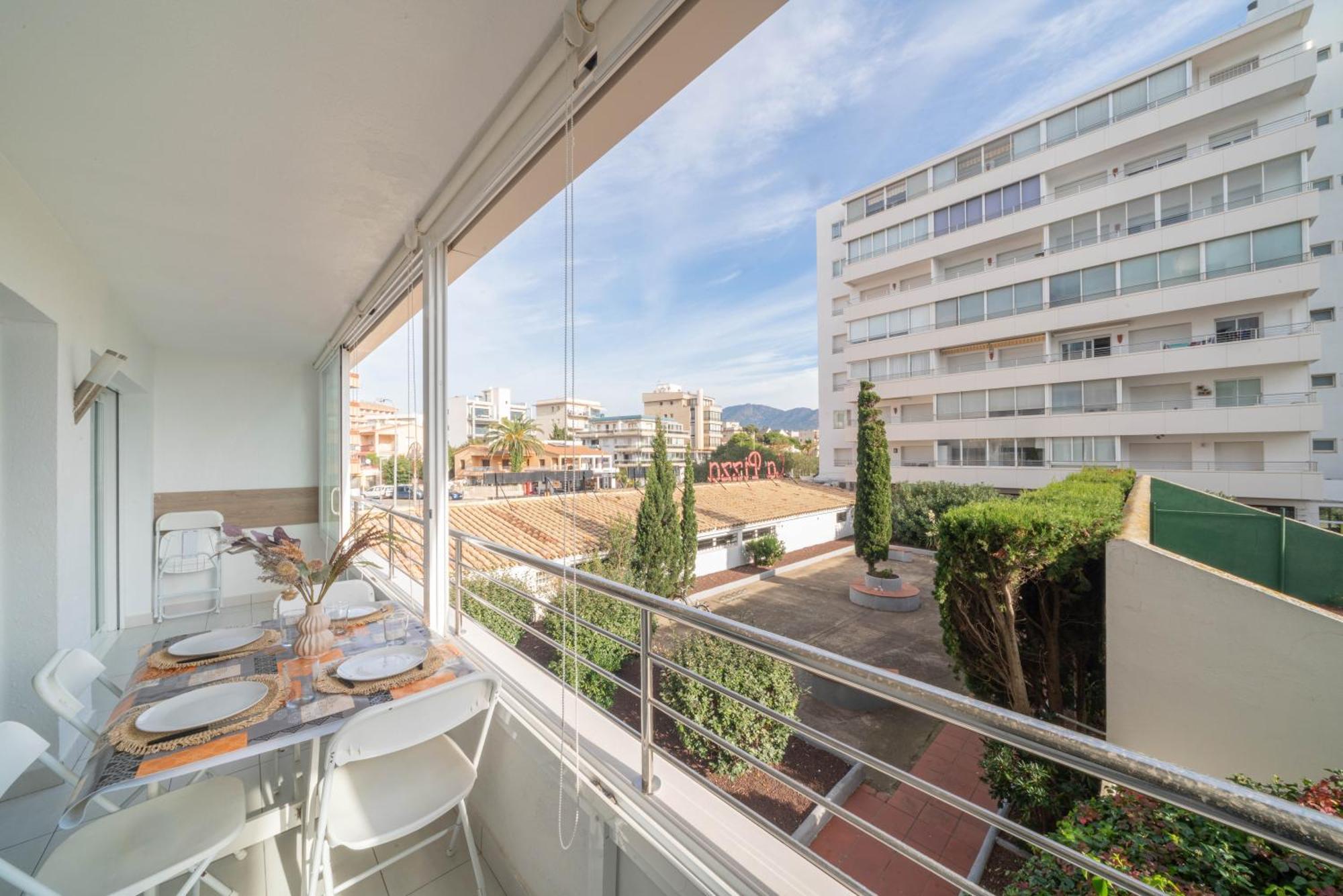Welhomy Magnifique Santa Margarida Estany Apartment Roses